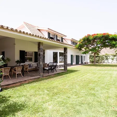 Sleeps 6 With Pool And Wifi Villa Guaza