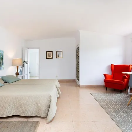 Sleeps 6 With Pool And Wifi